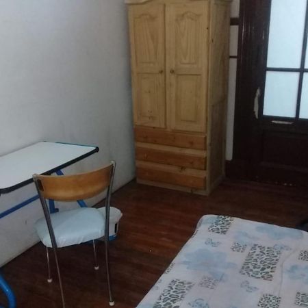 Habitac Indiv Casa De Familia, Flores Buenos Aires Eksteriør bilde
