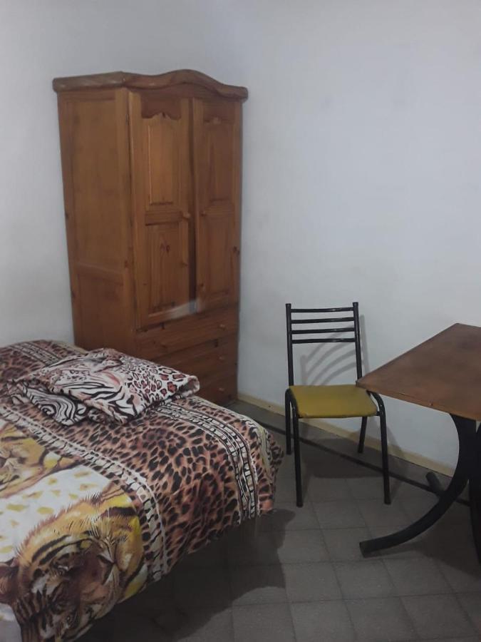 Habitac Indiv Casa De Familia, Flores Buenos Aires Eksteriør bilde