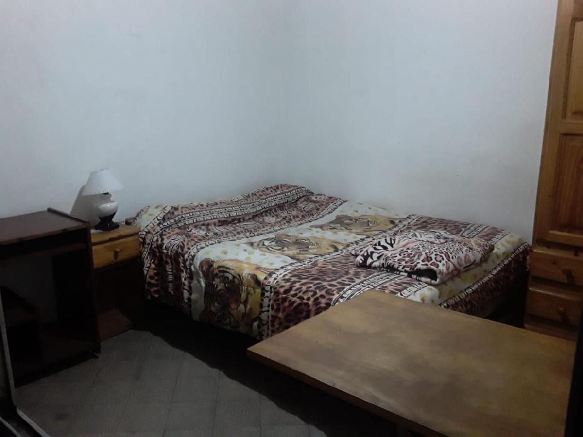 Habitac Indiv Casa De Familia, Flores Buenos Aires Eksteriør bilde