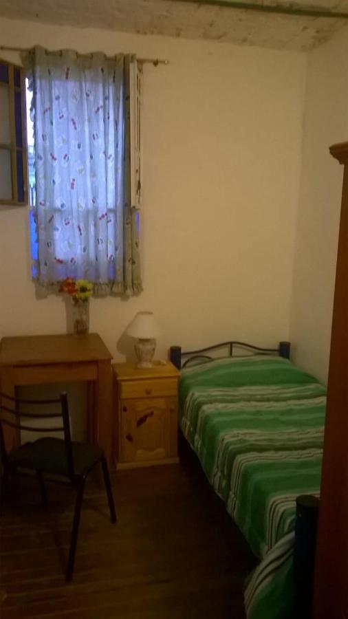 Habitac Indiv Casa De Familia, Flores Buenos Aires Eksteriør bilde
