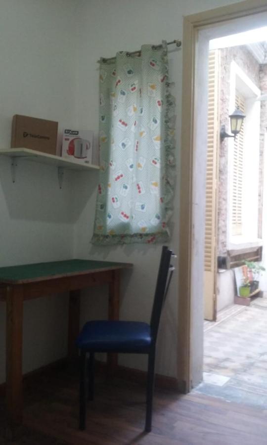 Habitac Indiv Casa De Familia, Flores Buenos Aires Eksteriør bilde