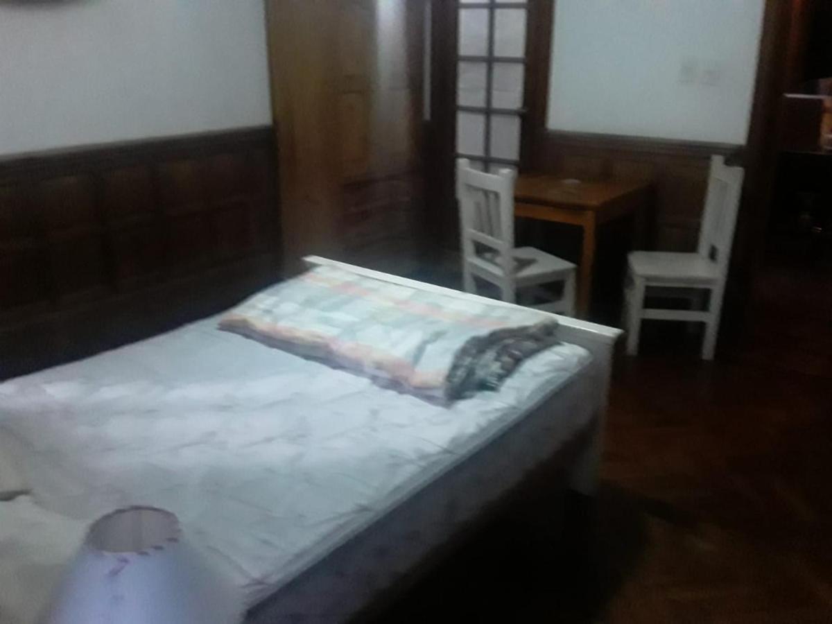 Habitac Indiv Casa De Familia, Flores Buenos Aires Eksteriør bilde