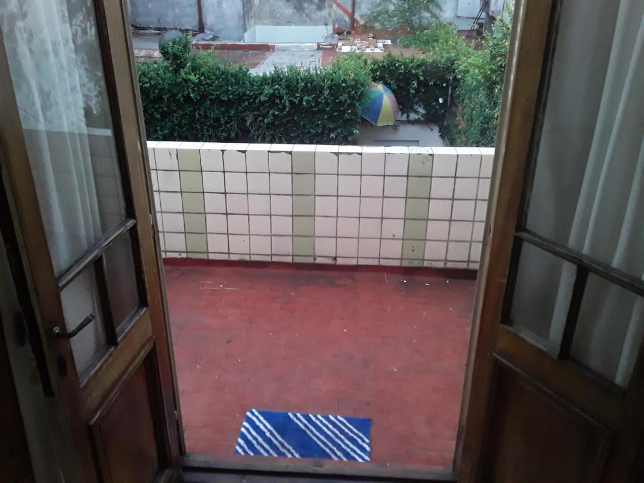 Habitac Indiv Casa De Familia, Flores Buenos Aires Eksteriør bilde