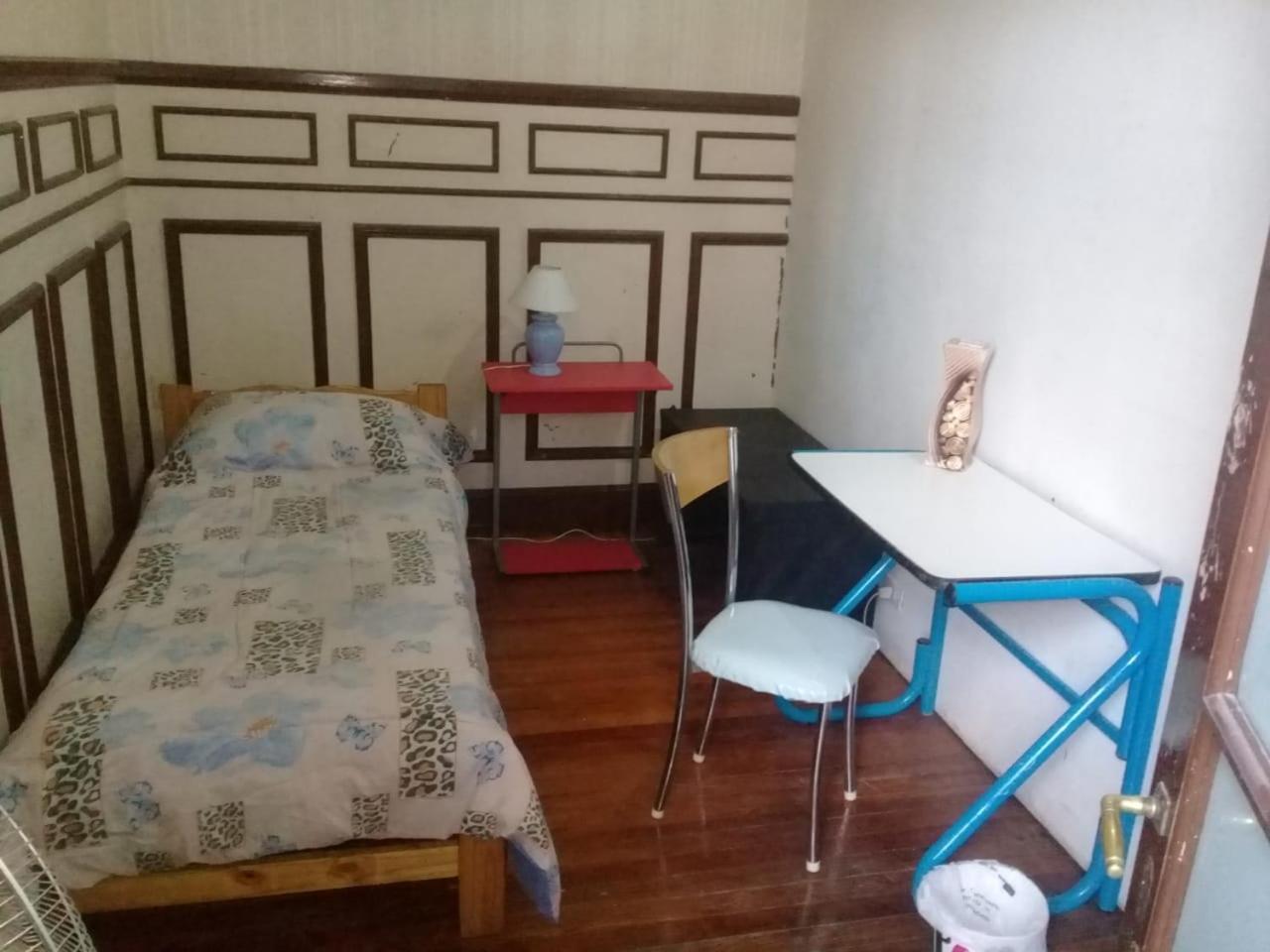 Habitac Indiv Casa De Familia, Flores Buenos Aires Eksteriør bilde
